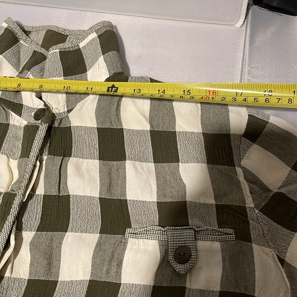 Wayne Diamond Designs Womens Size 1XL 100% Chiffon Green & Ivory Button Up - Picture 6 of 8